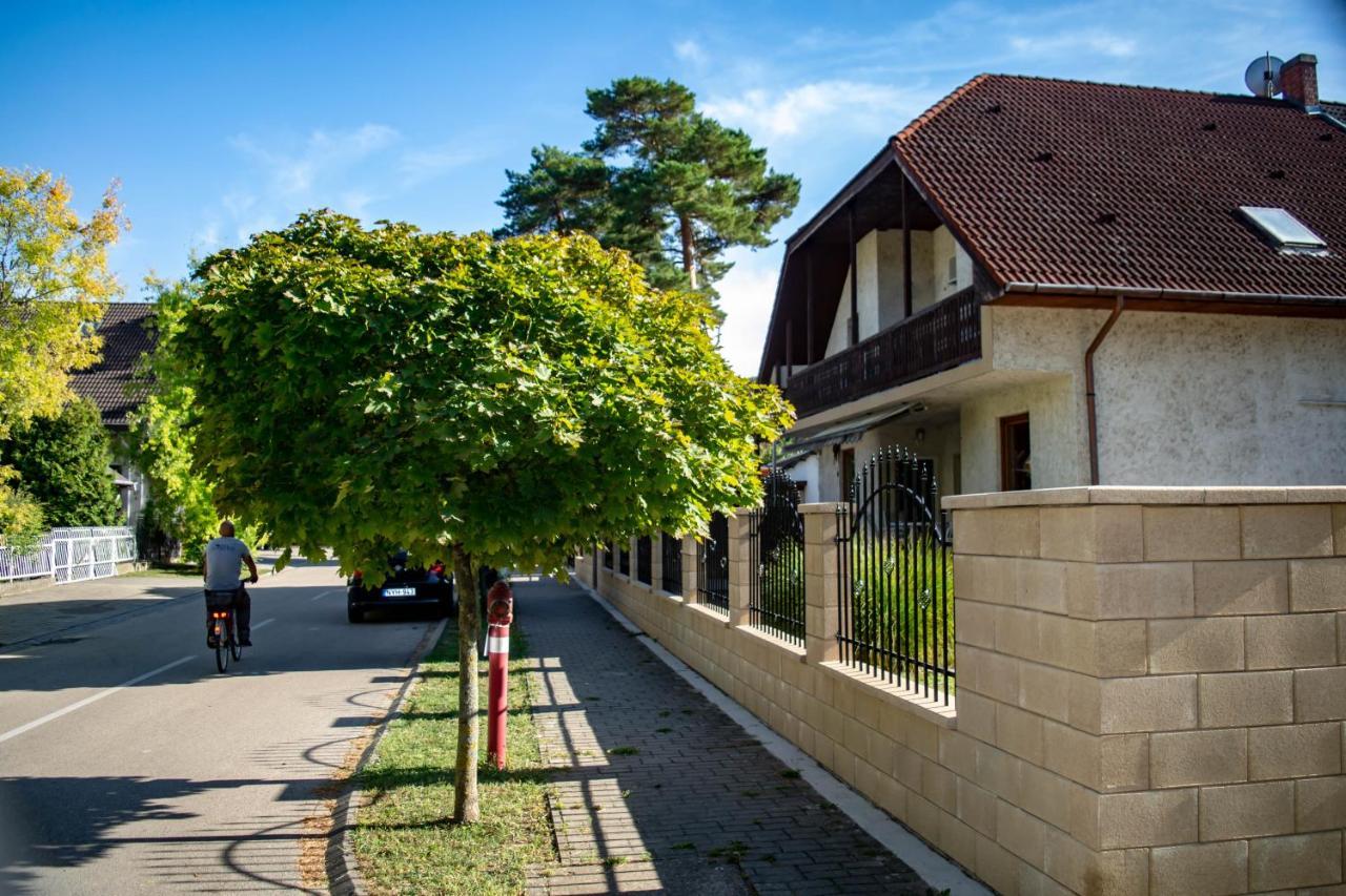 Zsolnay Apartman Сиофок Екстериор снимка