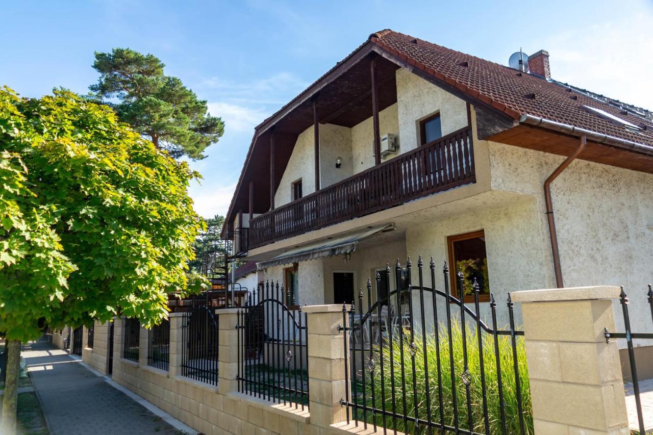 Zsolnay Apartman Сиофок Екстериор снимка