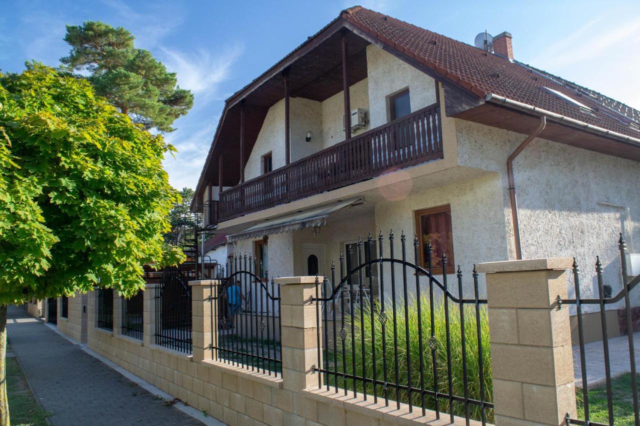Zsolnay Apartman Сиофок Екстериор снимка